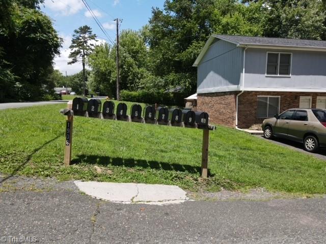 1908 Cardinal Drive Mount Airy, NC 27030 - Photo 5 of 25 Gallery Image 5