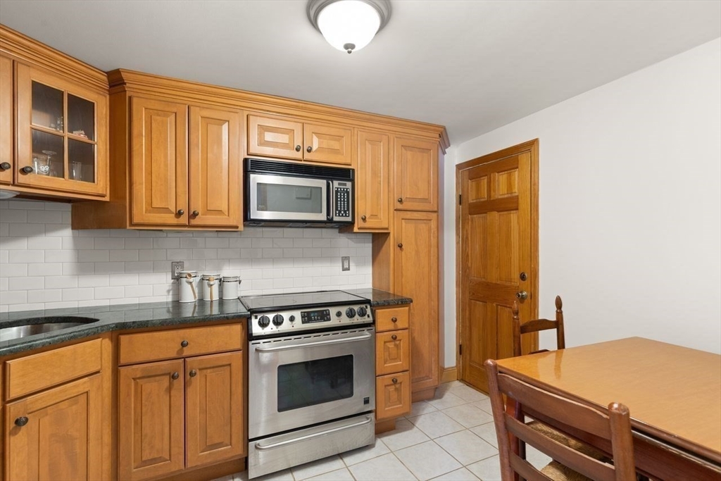 26 Summer Street, Unit 1 Marblehead, MA 01945 - Photo 12 of 35