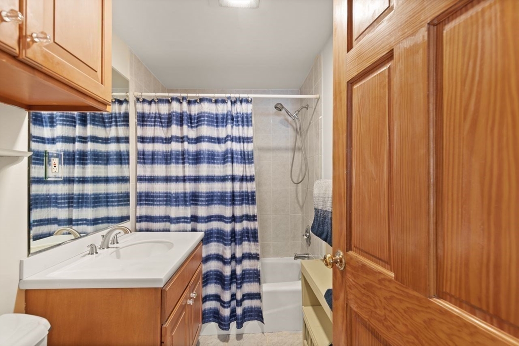 26 Summer Street, Unit 1 Marblehead, MA 01945 - Photo 18 of 35