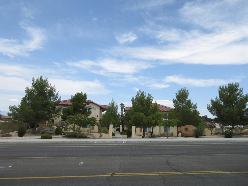 16356 Apple Valley Road Apple Valley, CA 92307 - Photo 1 of 1 Gallery Image 1