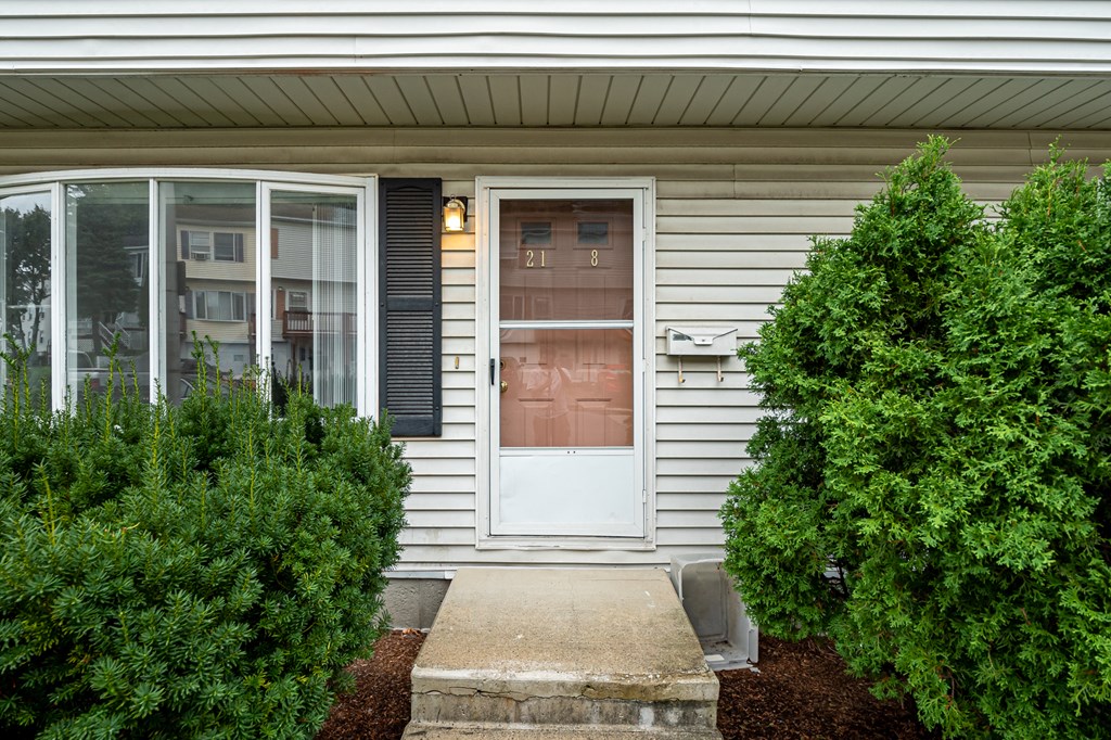21 Rice Lane, Unit 8 Worcester, MA 01604 - Photo 3 of 20 Gallery Image 3