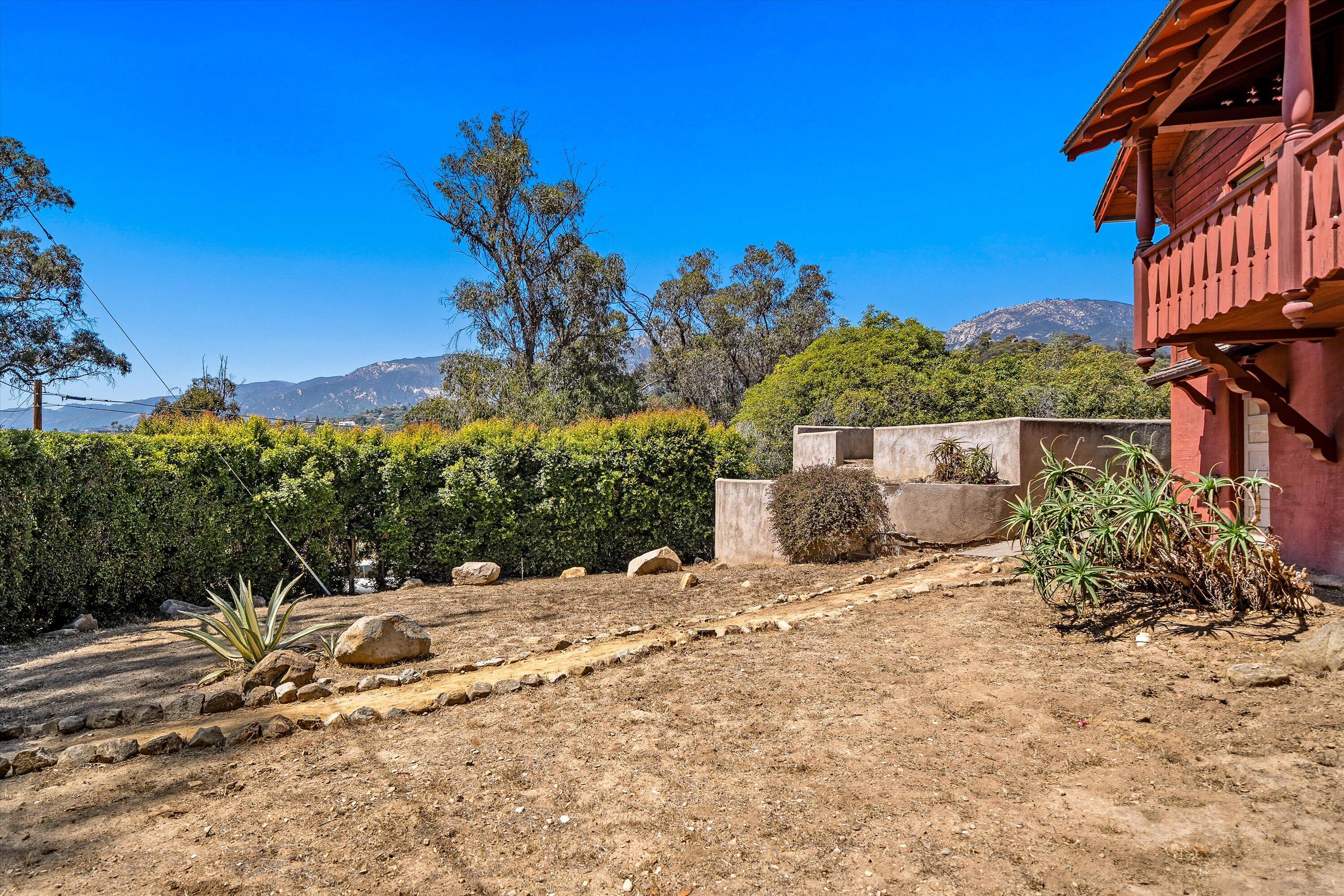 1060 Tremonto Road Santa Barbara, CA 93103 - Photo 33 of 49 Yard/Exterior