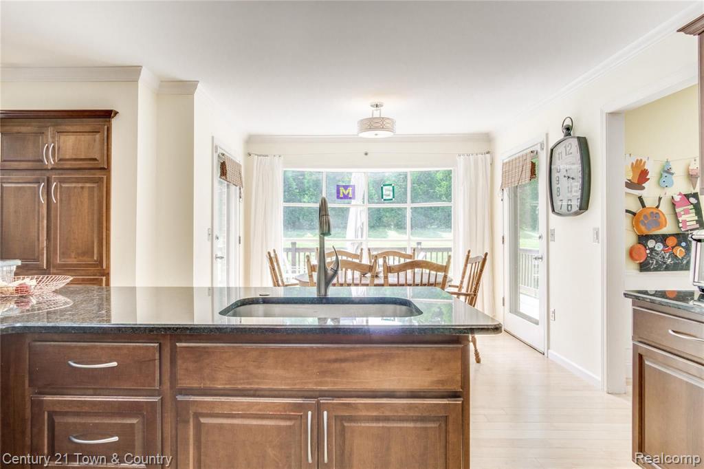 548 Ten Point Drive Rochester Hills, MI 48309 - Photo 16 of 46