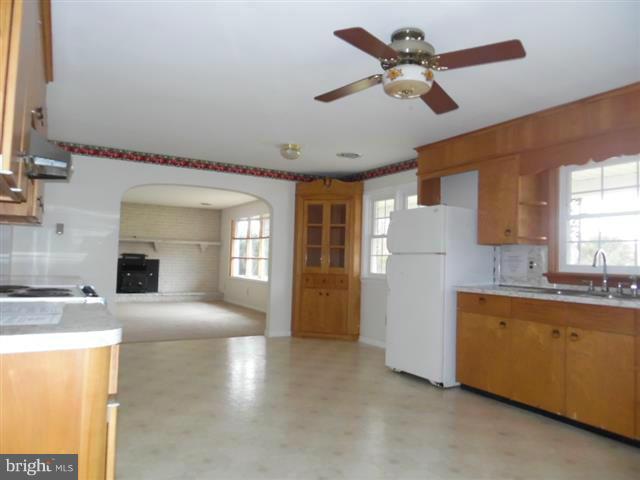 1508 Bachmans Valley Road Westminster, MD 21158 - Photo 4 of 27 Kitchen