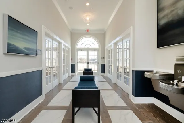 a view of a house with backyard