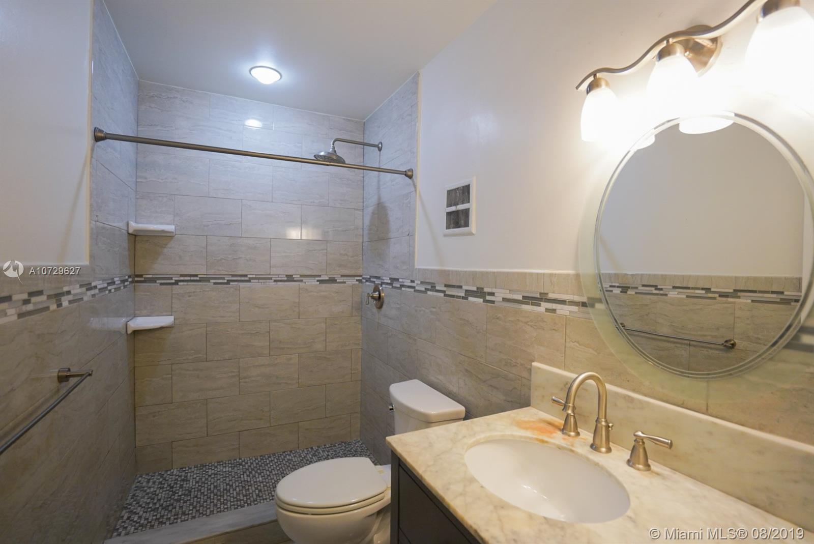 11501 Southwest 109th Road, Unit 13D Miami, FL 33176 - Photo 20 of 30 Second Bathroom - Fully updated!