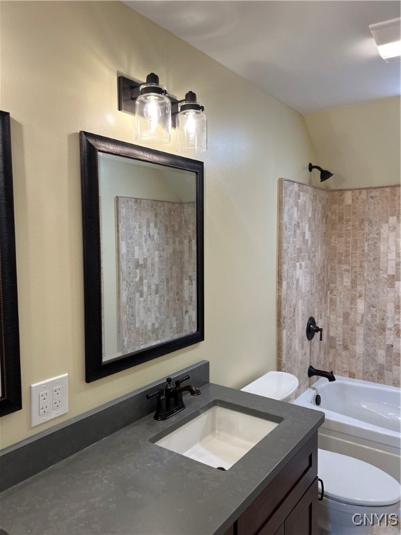 3817 Gully Road Skaneateles, NY 13152 - Photo 23 of 40 UPSTAIRS BATHROOM