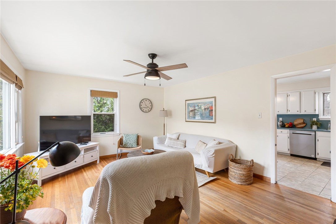 32 Overhill Road Warren, RI 02885 - Photo 11 of 47