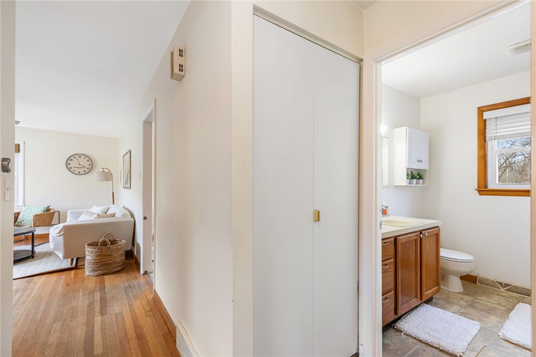 32 Overhill Road Warren, RI 02885 - Photo 21 of 47