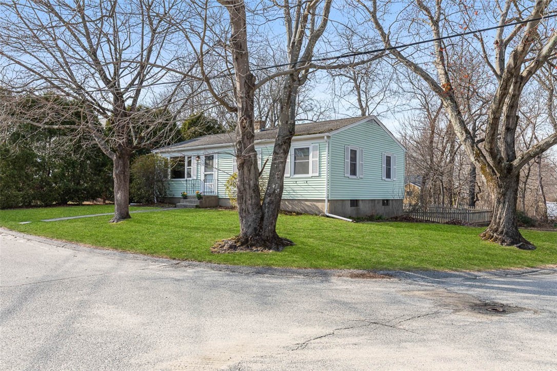 32 Overhill Road Warren, RI 02885 - Photo 3 of 47