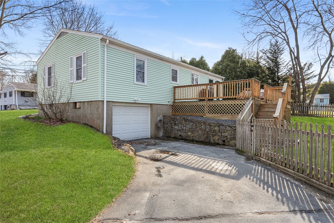 32 Overhill Road Warren, RI 02885 - Photo 4 of 47