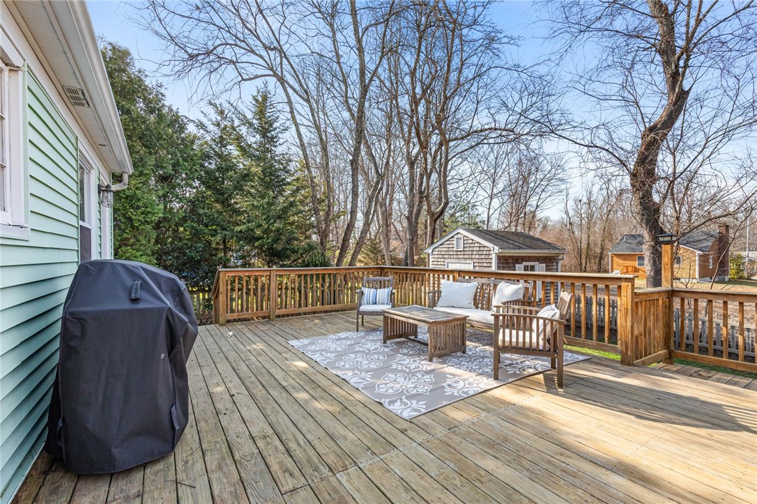 32 Overhill Road Warren, RI 02885 - Photo 7 of 47
