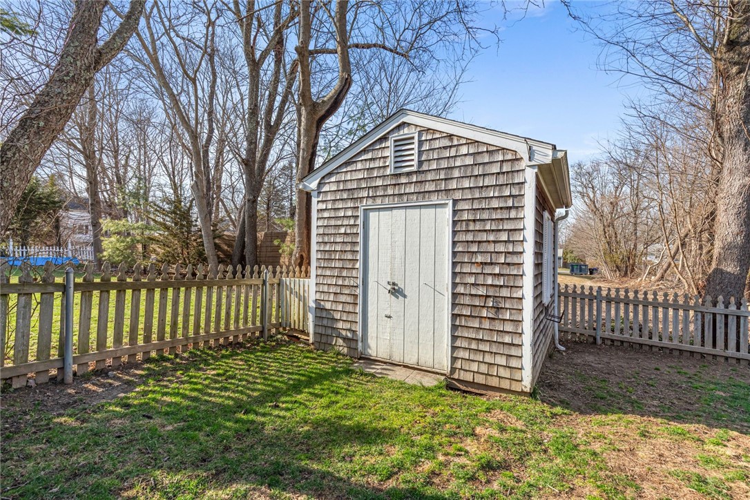 32 Overhill Road Warren, RI 02885 - Photo 8 of 47
