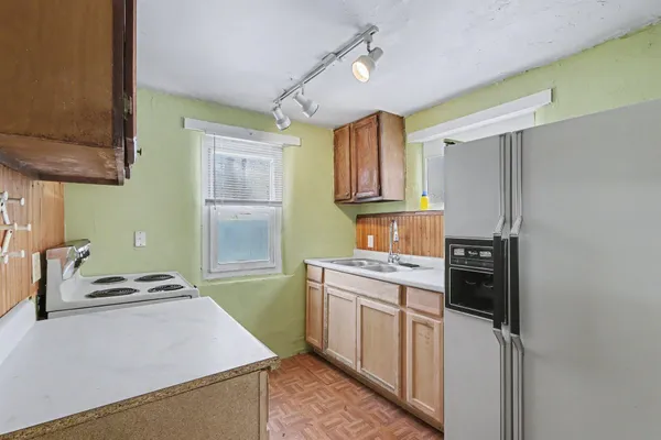 $79,900 | 1710 North Park Street, Kalamazoo, MI 49007