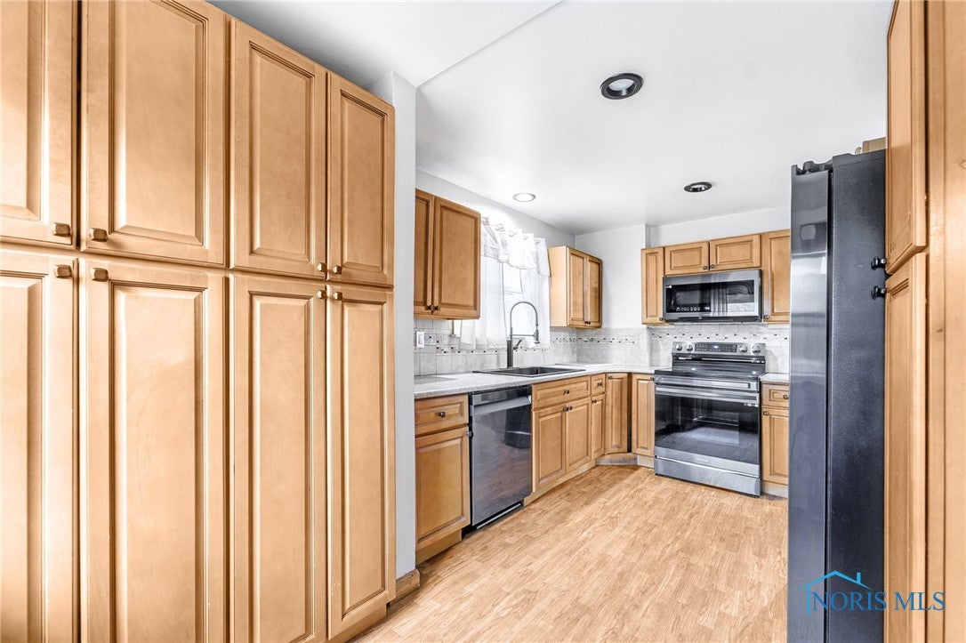 335 Rockingham Street Toledo, OH 43610 - Photo 11 of 21 Gallery Image 11