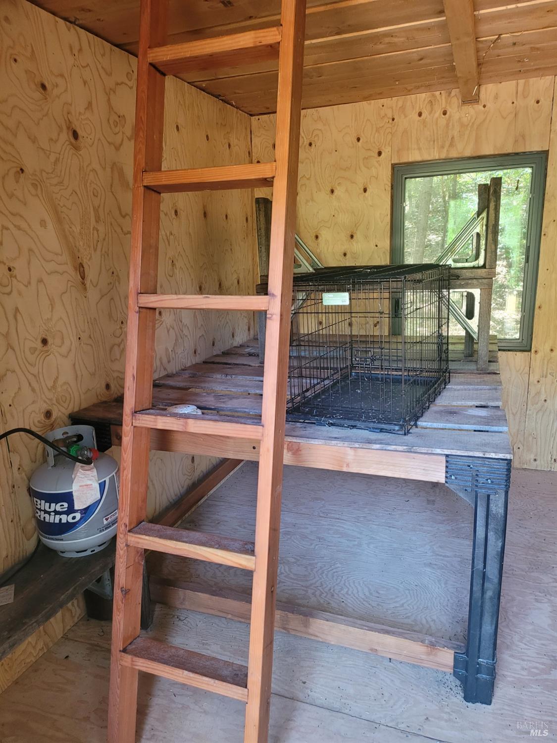 11520 Skaggs Springs Road Geyserville, CA 95441 - Photo 3 of 5 a view of living room