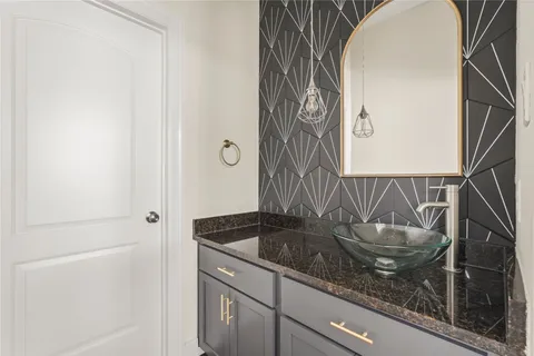 $429,999 | 836 Garden Oaks Terrace, Houston, TX 77018