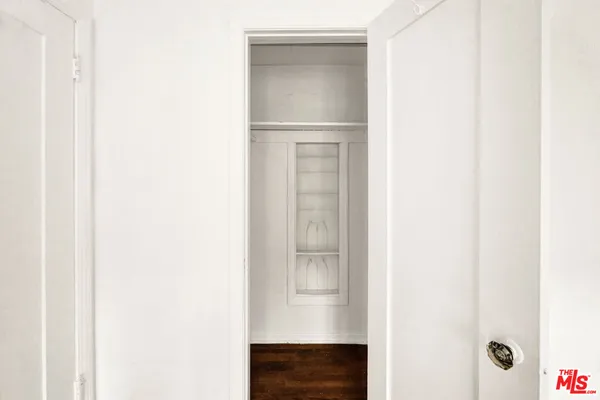 $2,400 | 351 North Sierra Bonita Avenue, Unit 2, Los Angeles, CA 90036