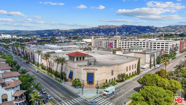 $2,400 | 351 North Sierra Bonita Avenue, Unit 2, Los Angeles, CA 90036