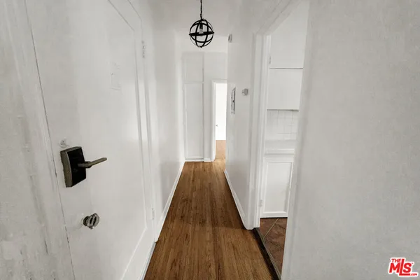 $2,400 | 351 North Sierra Bonita Avenue, Unit 2, Los Angeles, CA 90036