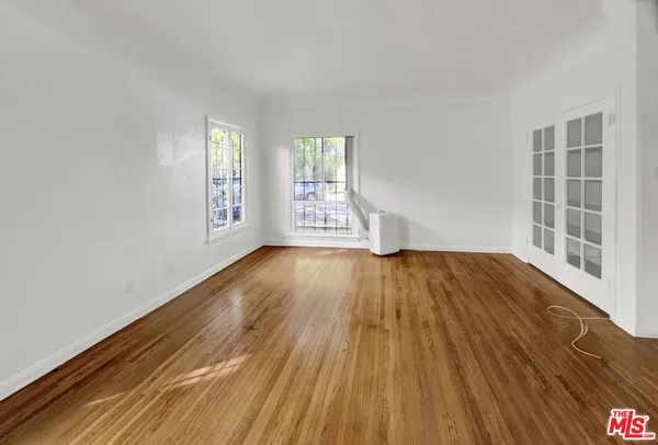 $2,400 | 351 North Sierra Bonita Avenue, Unit 2, Los Angeles, CA 90036