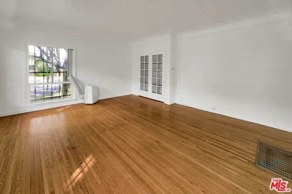 $2,400 | 351 North Sierra Bonita Avenue, Unit 2, Los Angeles, CA 90036