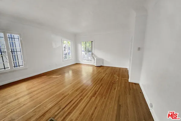 $2,400 | 351 North Sierra Bonita Avenue, Unit 2, Los Angeles, CA 90036
