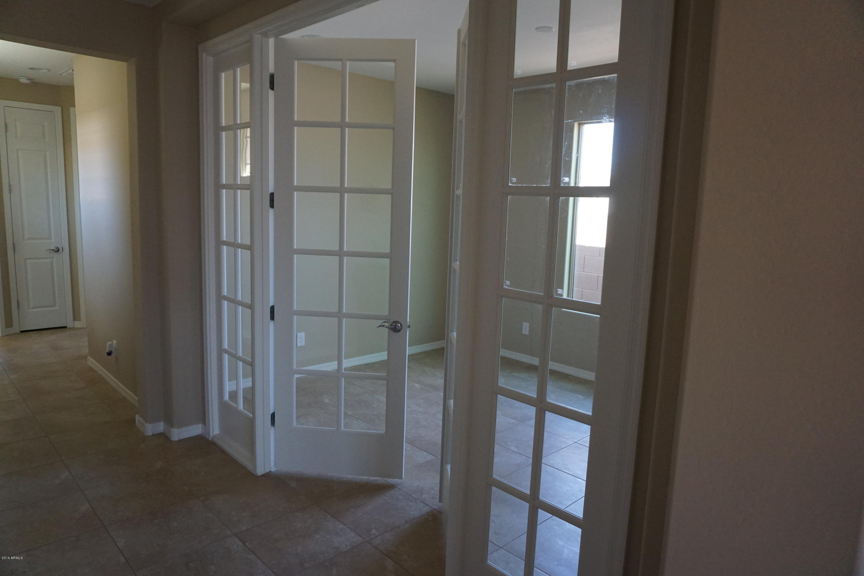 2537 West Royer Road Phoenix, AZ 85085 - Photo 11 of 17 DEN