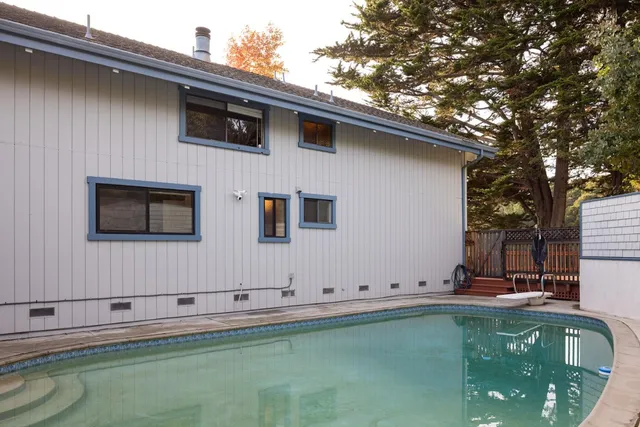 a front view of house with yard