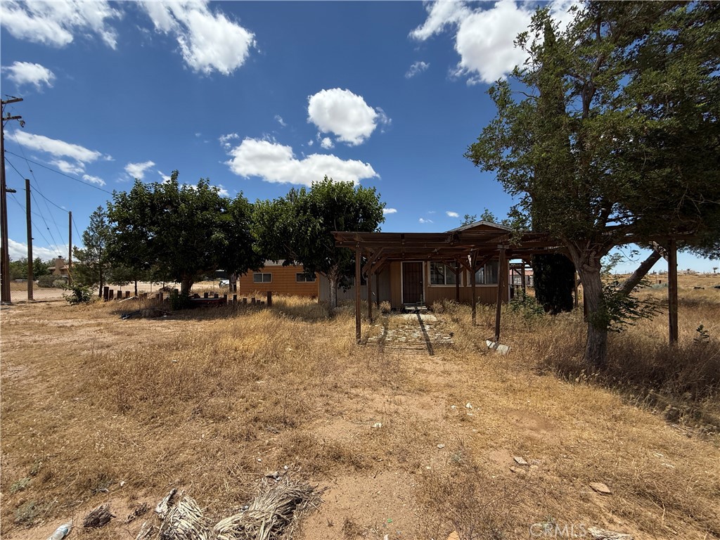 11744 Wagon Wheel Road Phelan, CA 92371 - Photo 12 of 26