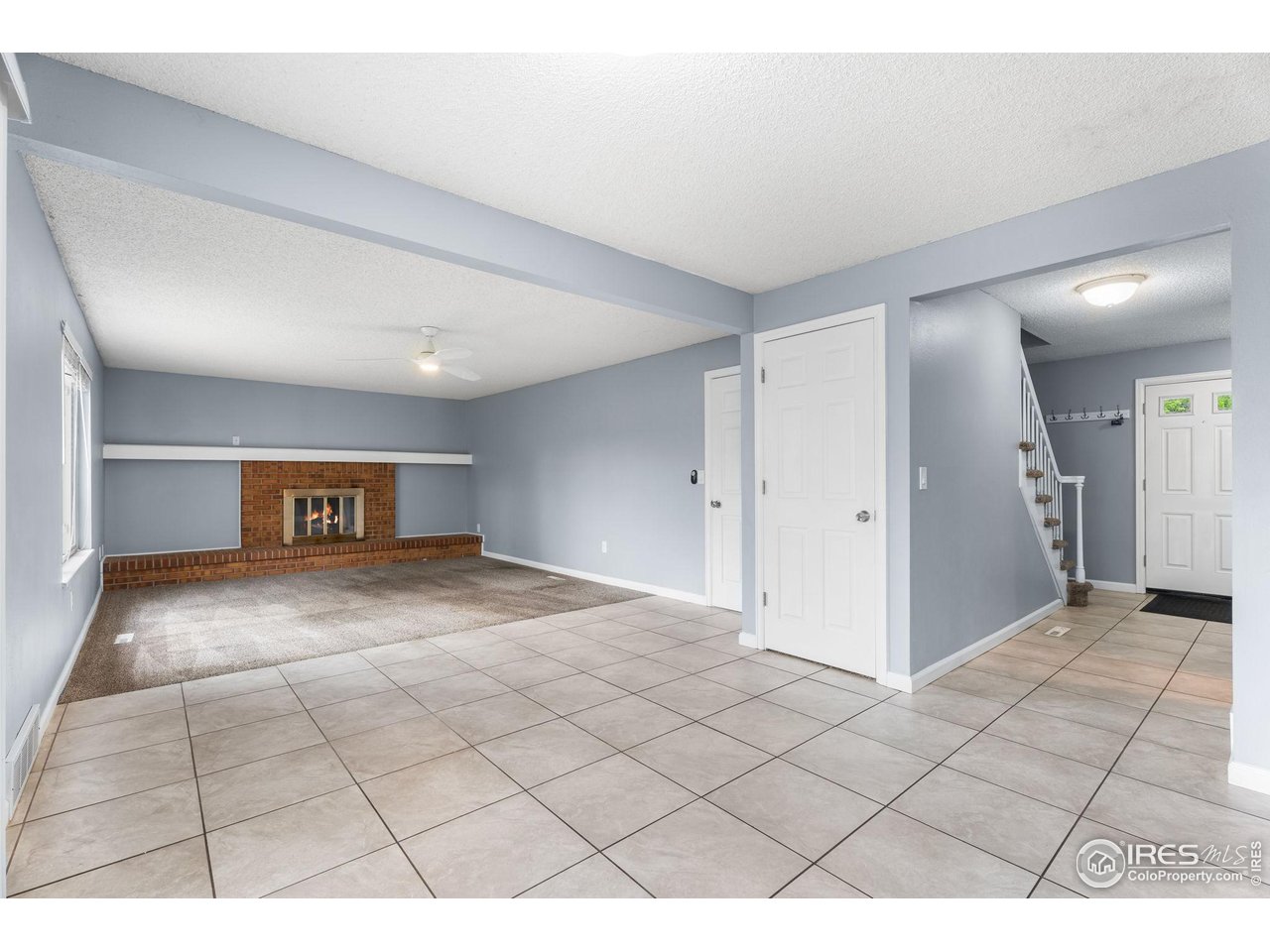 Large Kitchen that Flows to Family Room