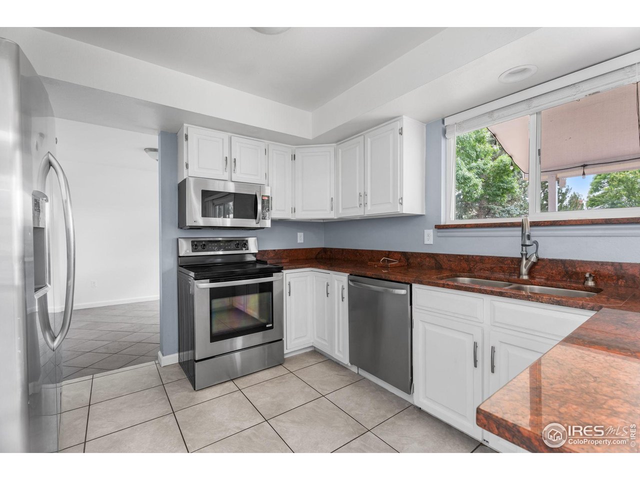 All Appliances Pictured Included!