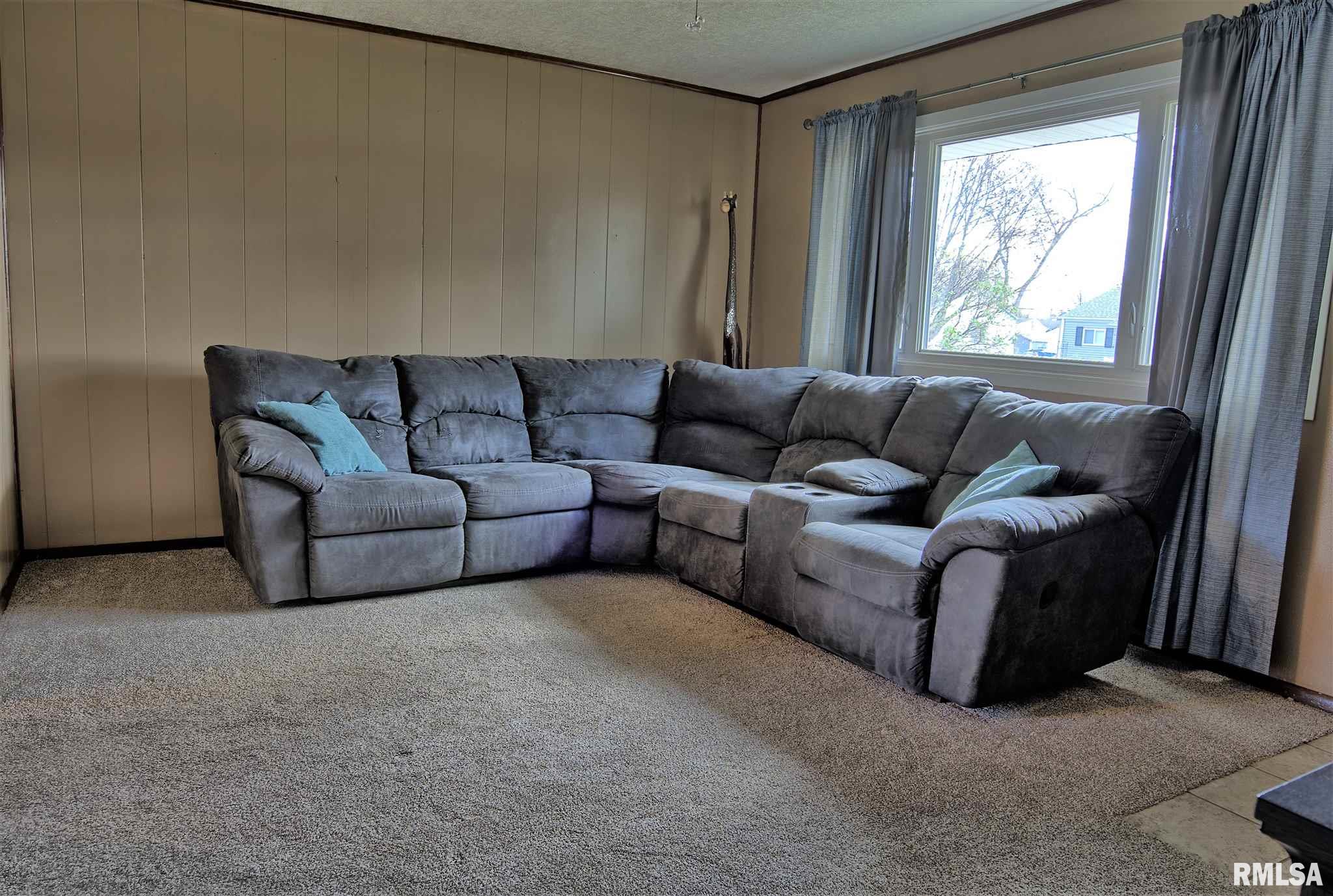 305 Kaskaskia Road Marquette Heights, IL 61554 - Photo 3 of 15 Gallery Image 3