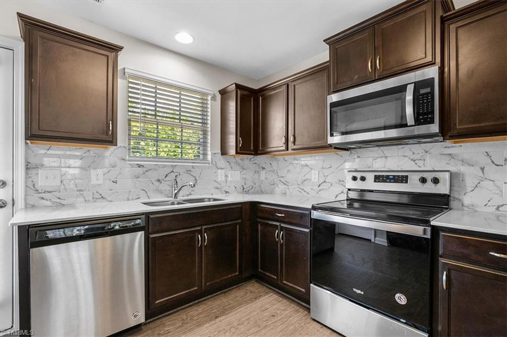 3887 Copperfield Court High Point, NC 27282 - Photo 19 of 44