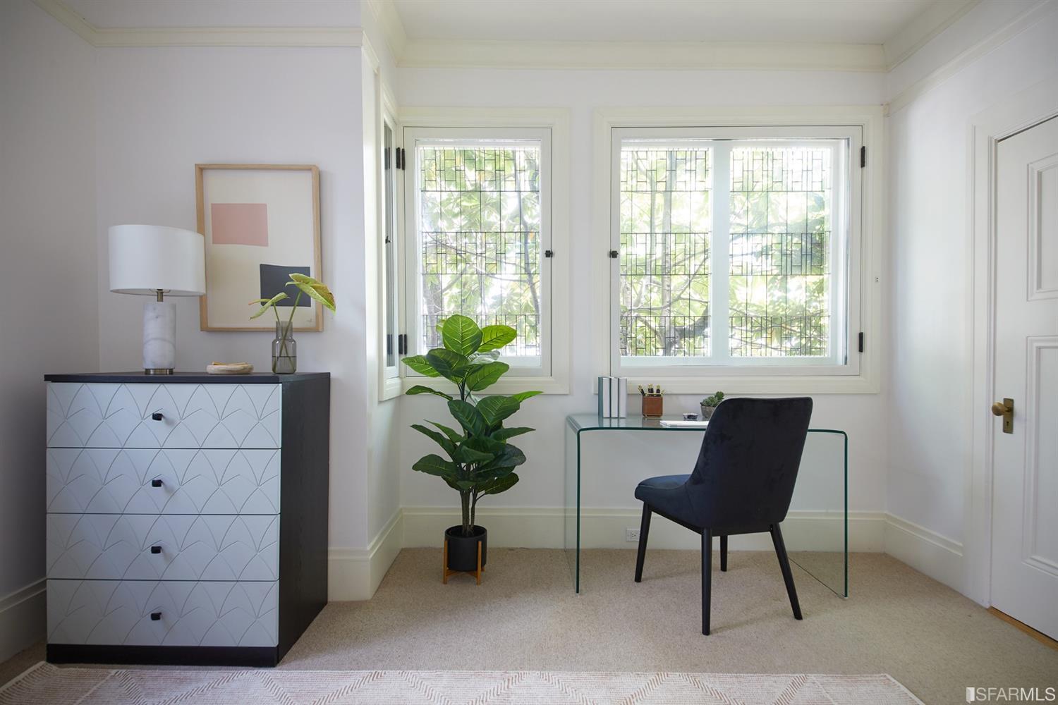 2444 Broadway San Francisco, CA 94115 - Photo 23 of 57 a living room with furniture and a potted plant