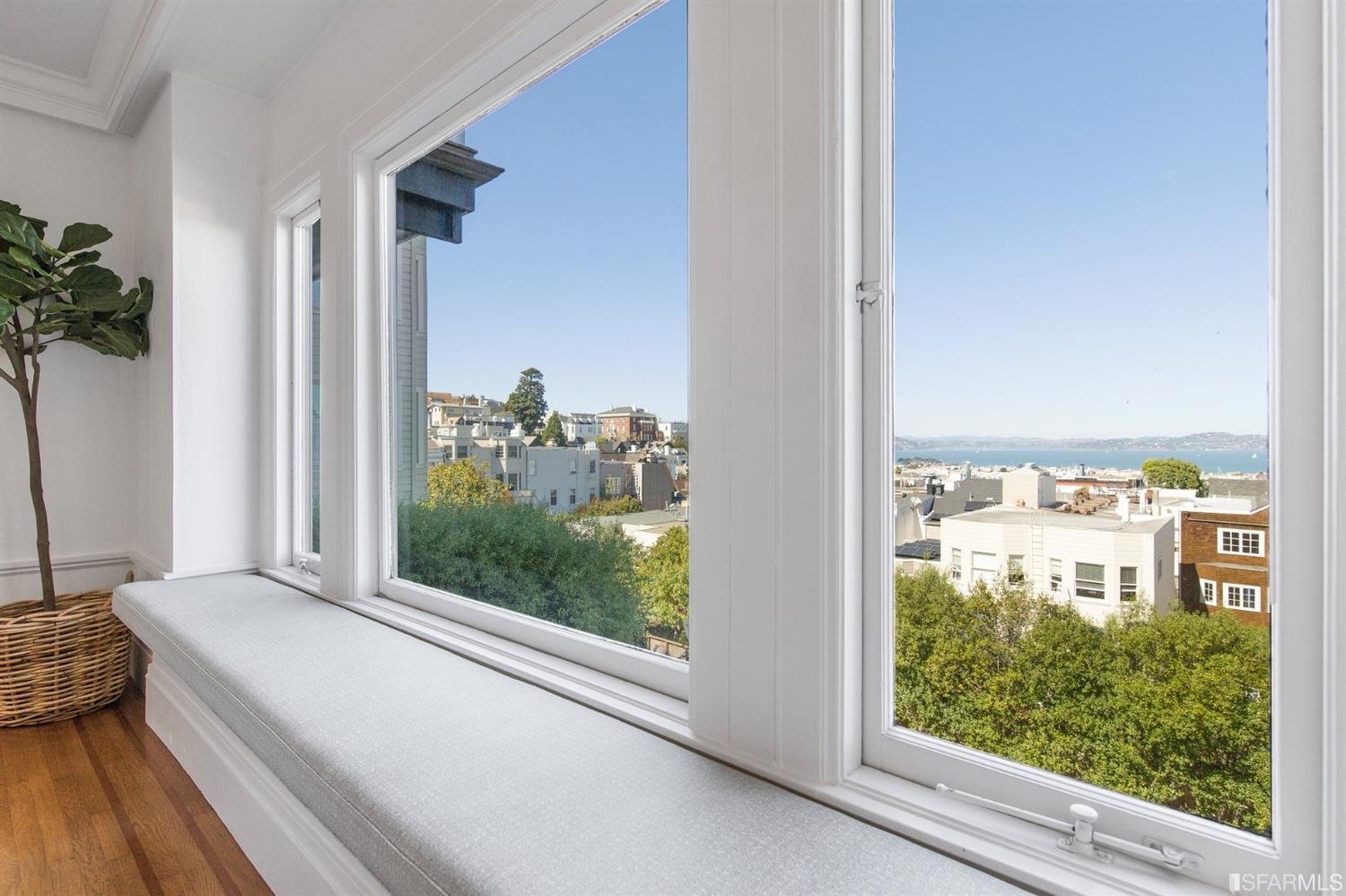 2444 Broadway San Francisco, CA 94115 - Photo 6 of 57 a view of a room that has a bed and a window