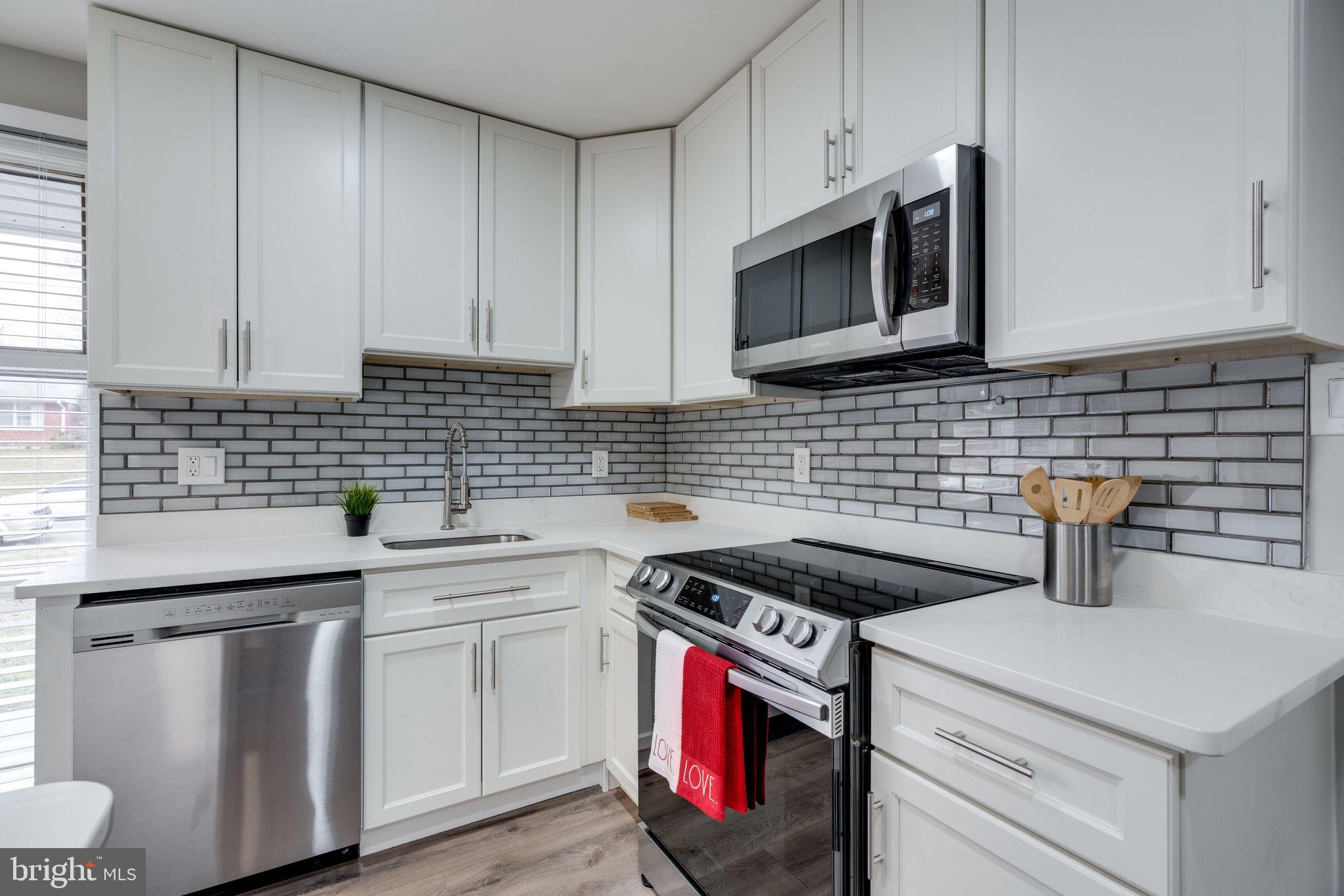 6703 Hopewell Avenue Springfield, VA 22151 - Photo 8 of 48 Gallery Image 8