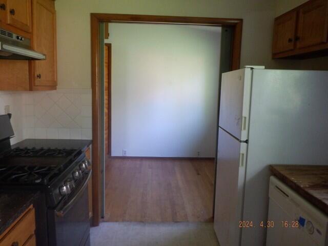 1919 Bender Road Portage, MI 49002 - Photo 9 of 29 DSCF6460