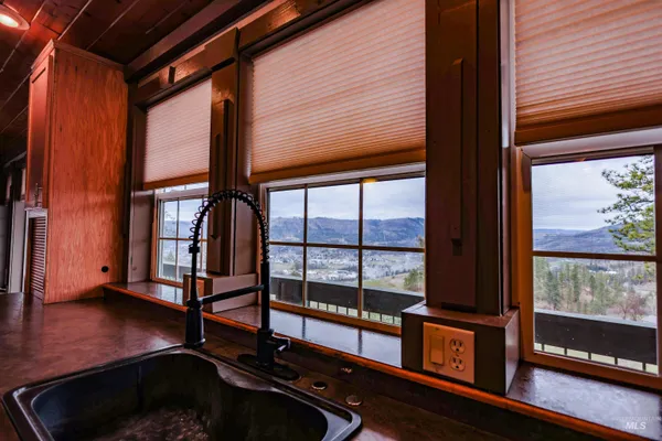 $554,000 | 402 Beaverslide Road, Kamiah, ID 83536