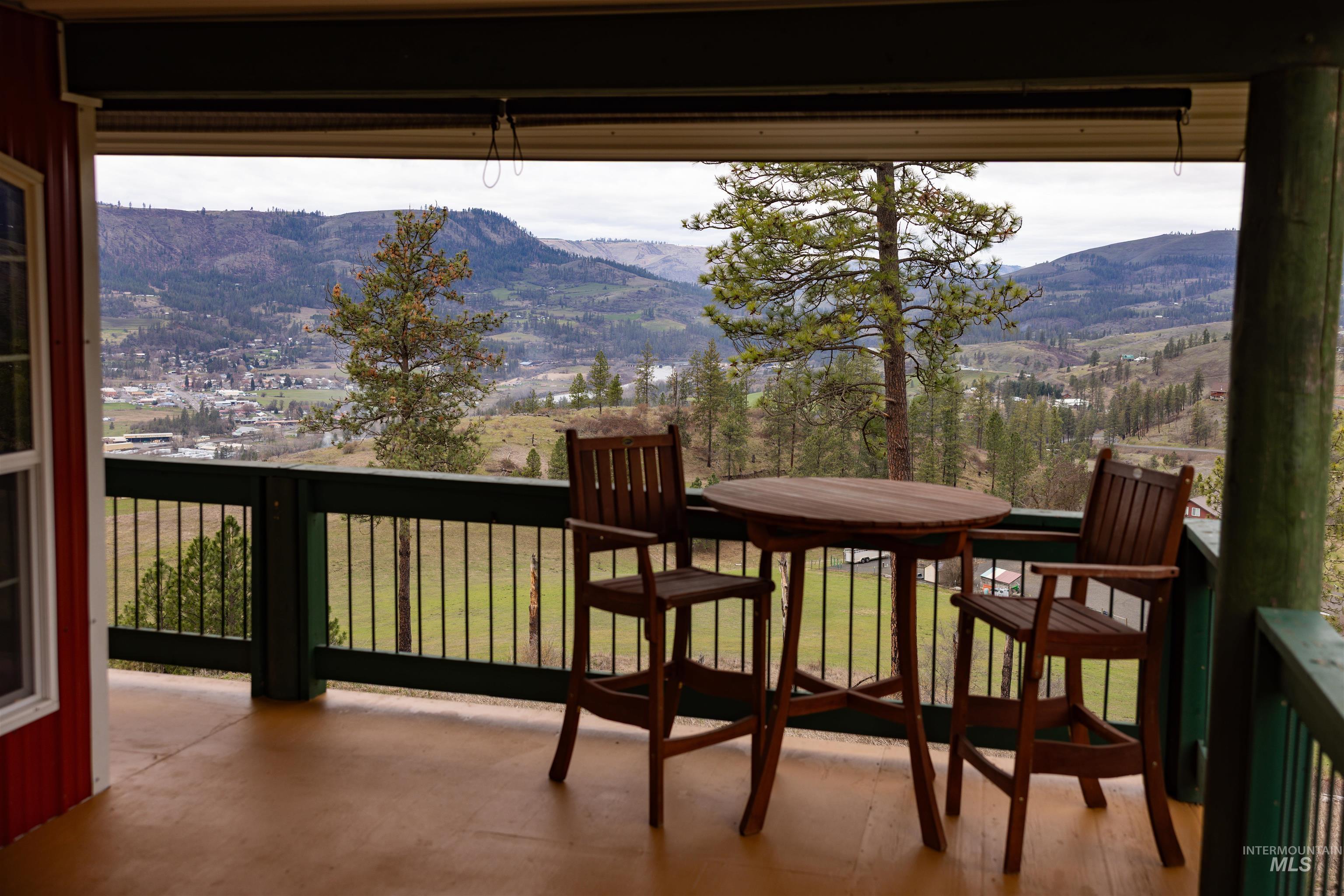 402 Beaverslide Road Kamiah, ID 83536 - Photo 7 of 46 Deck with a mountain view