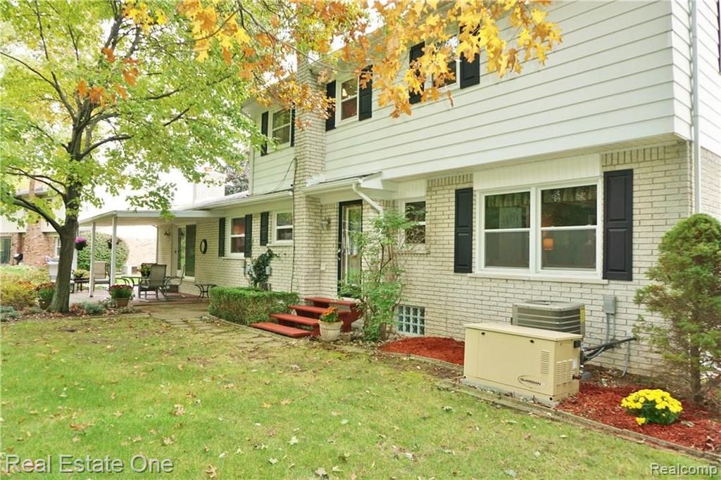1620 Oakstone Drive Rochester Hills, MI 48309 - Photo 30 of 32