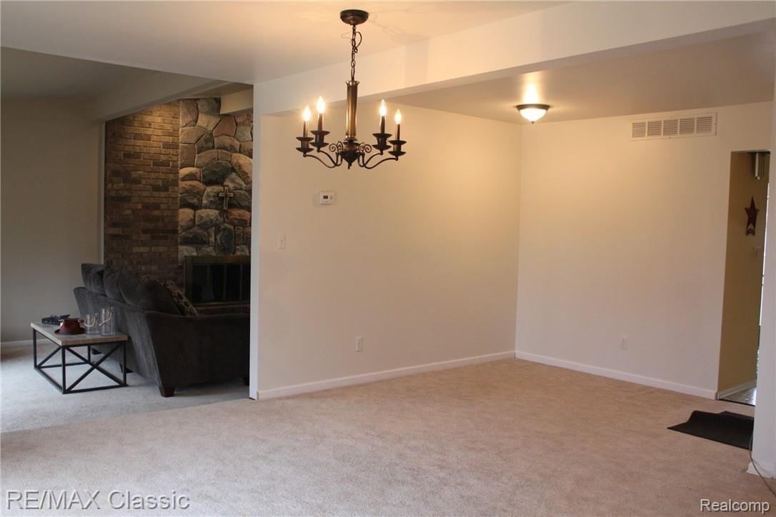 5115 Greenfield Road Brighton, MI 48114 - Photo 6 of 18 IMG_3991.JPG