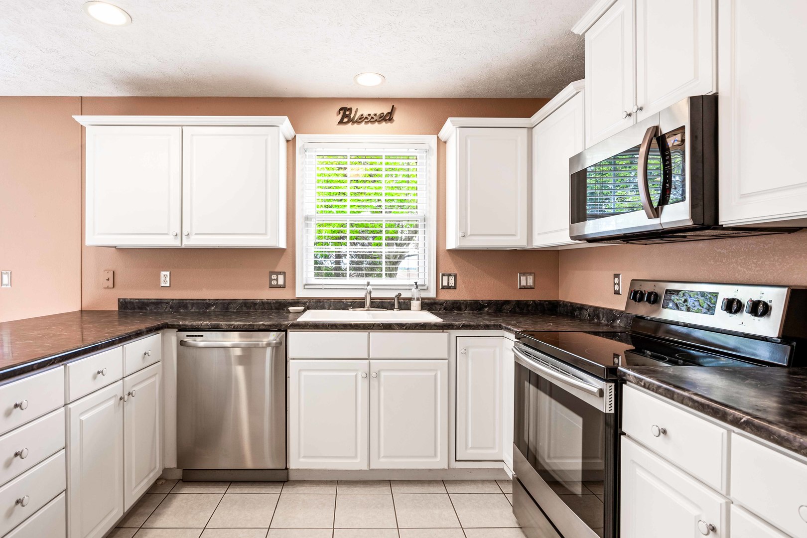 3708 Rave Road Bloomington, IL 61704 - Photo 18 of 45 Gallery Image 18