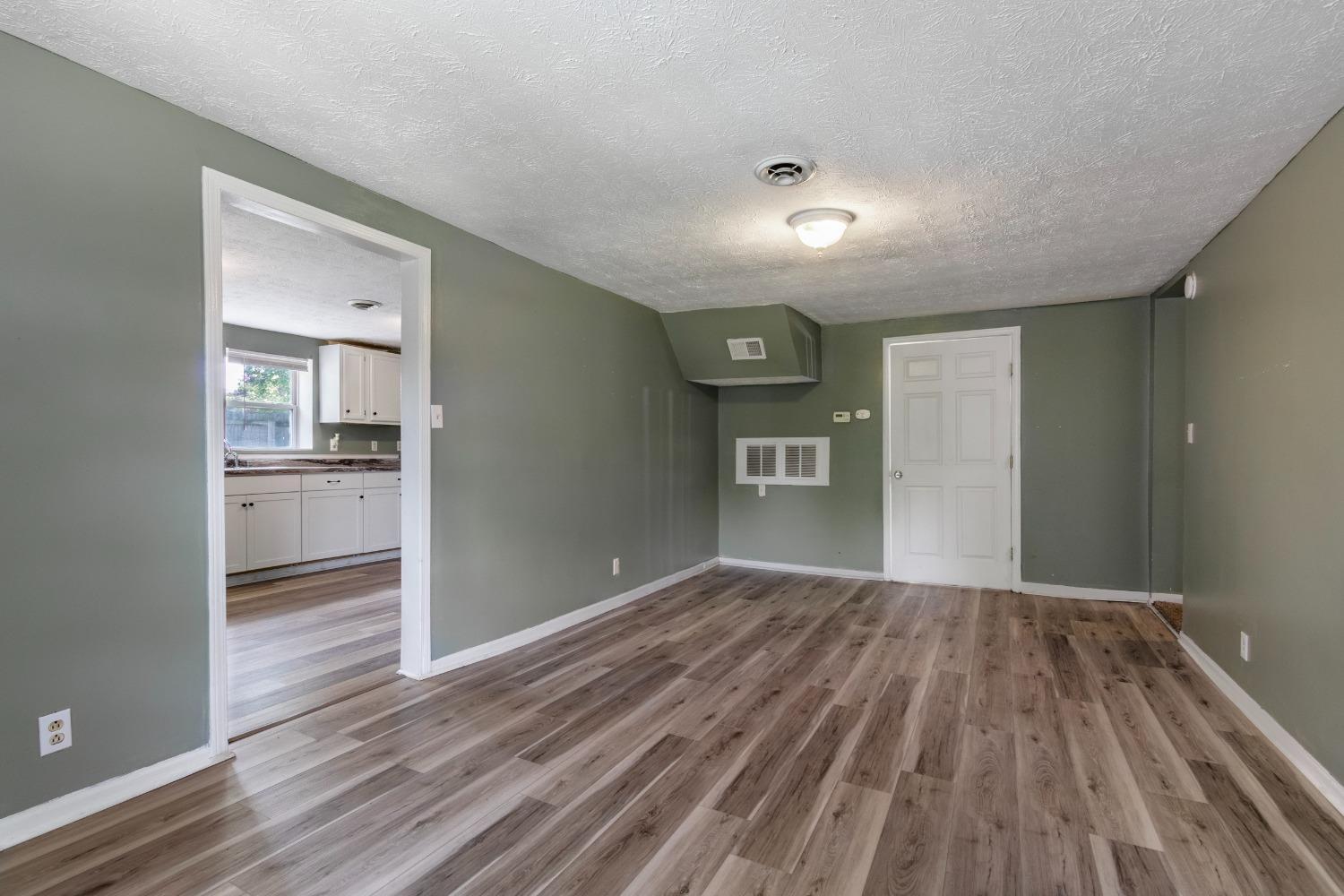 10487 Pottinger Road Cincinnati, OH 45251 - Photo 11 of 29 Gallery Image 11