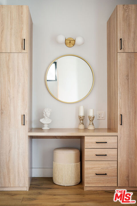 2181 Beech Knoll Road Los Angeles, CA 90046 - Photo 19 of 30 a bathroom with a sink and a mirror