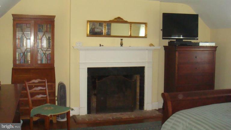 2635 Daisy Road Woodbine, MD 21797 - Photo 15 of 27 Master Bedroom