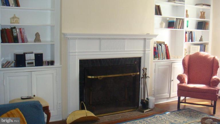 2635 Daisy Road Woodbine, MD 21797 - Photo 9 of 27 Living Room