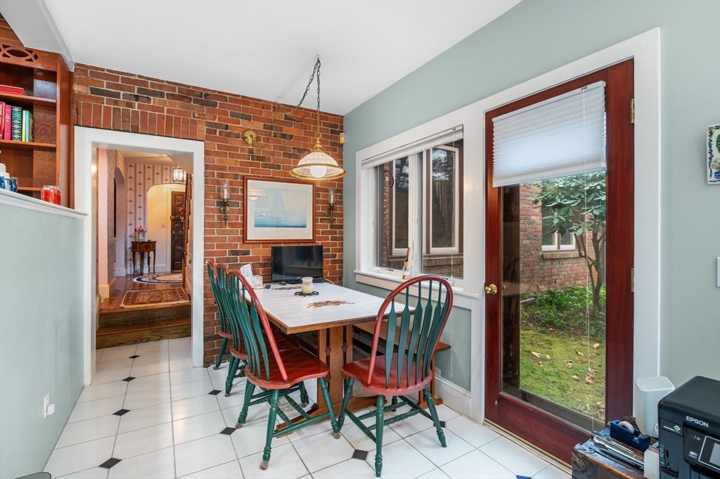 37 Stanley Road Swampscott, MA 01907 - Photo 12 of 40 Gallery Image 12