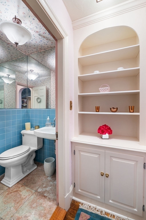 37 Stanley Road Swampscott, MA 01907 - Photo 15 of 40 Gallery Image 15