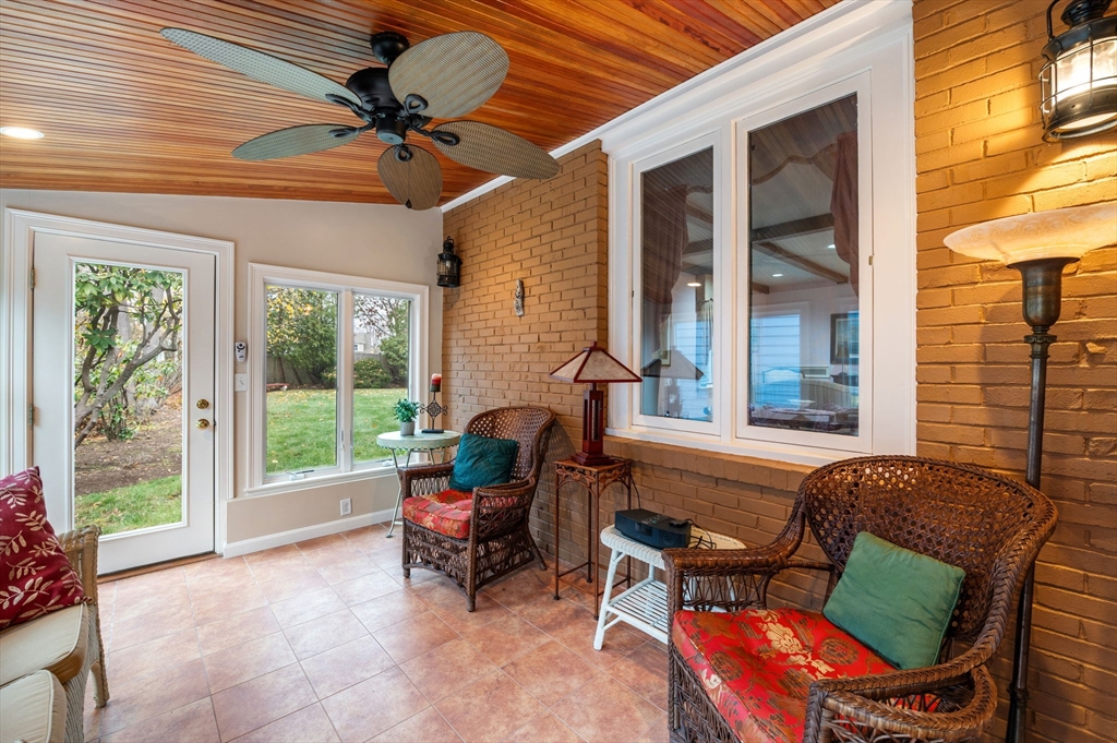 37 Stanley Road Swampscott, MA 01907 - Photo 8 of 40 Gallery Image 8